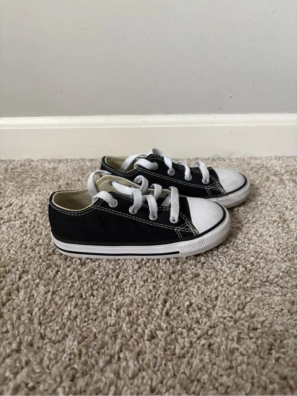 Converse Chuck Taylor Black/White Toddler Size 9